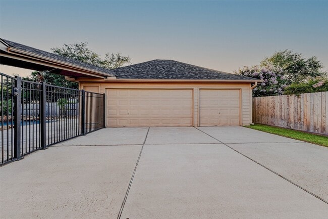 Building Photo - 2226 Arrowwood Trail