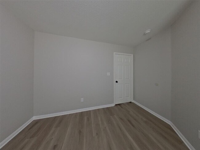 Building Photo - 10457 Royal Andrews Dr