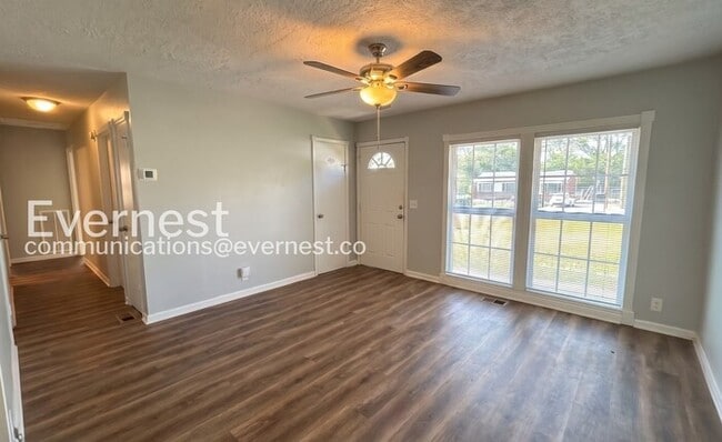 Building Photo - 1921 Dabbs Ave