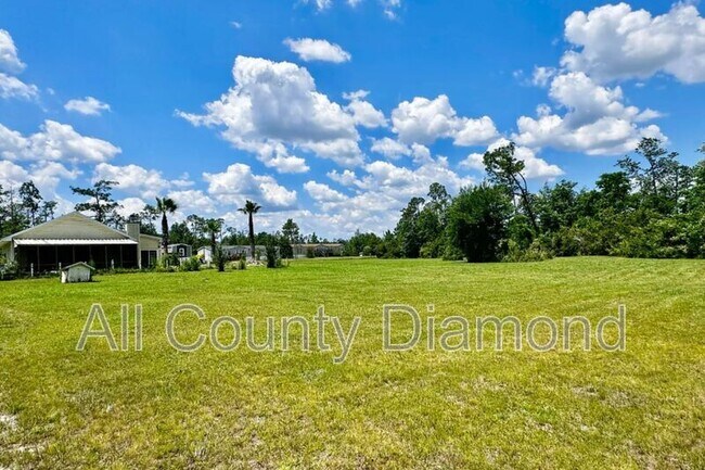 Building Photo - 11815 Gardenia St