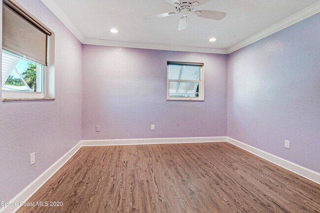Building Photo - 409 Finch Dr
