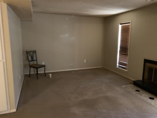 Building Photo - 6552 N Meridian Ave