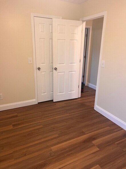 Building Photo - 5115 Twin Oaks Ln