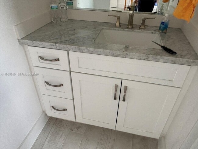 Building Photo - 1121 SW 122nd Ave