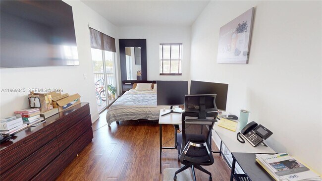 Building Photo - 10730 NW 66th St