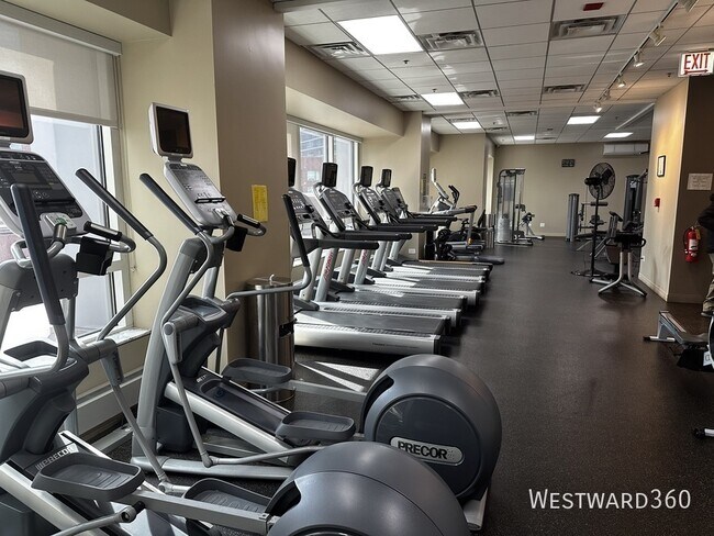 Building Photo - 512 N McClurg-#4902