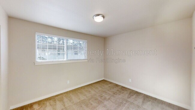 Building Photo - 2301 S 74th St