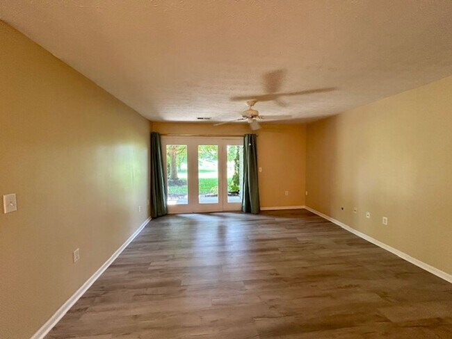 Building Photo - COMING SOON!!  Stylish 2 Bedroom, 2 Bath C...