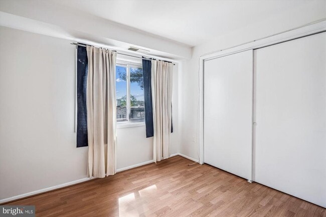 Building Photo - 9274 Adelphi Rd