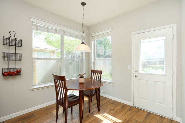 Building Photo - 10330 Sablebrook Ln