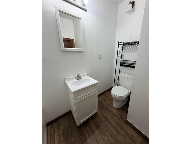 Building Photo - 1030 Reaney Ave E