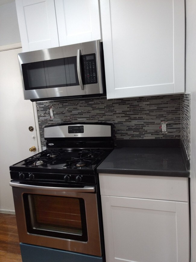 Building Photo - 957 15th St