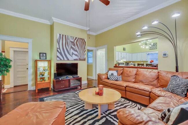 Primary Photo - 524 E Duffy St