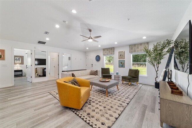 Building Photo - 4400 NW 74th Terrace