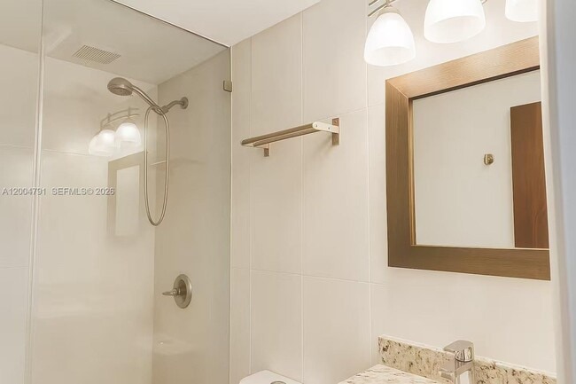 Building Photo - 1025 94th St