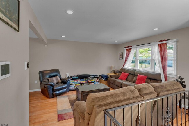 Building Photo - 226 Juniper Ave