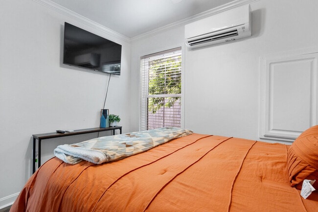 Building Photo - 1911 Government St