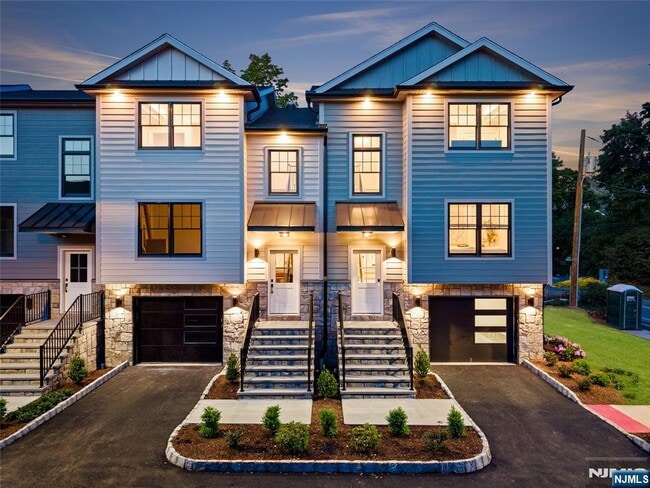 Building Photo - 72 Lake