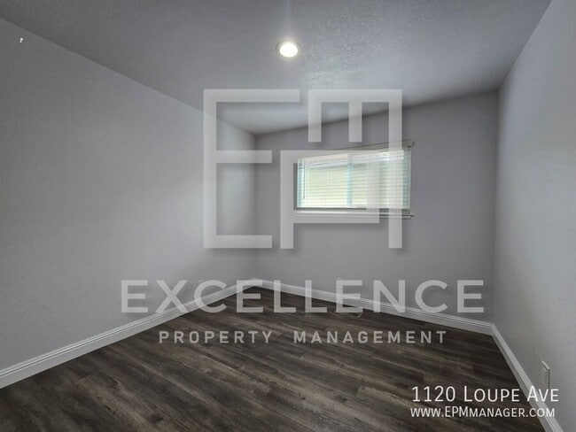 Building Photo - 1120 Loupe Ave