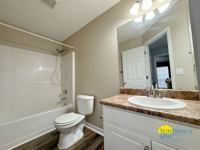 Building Photo - Stunning 4Bedroom Home in Alicia's Place of Crestview!