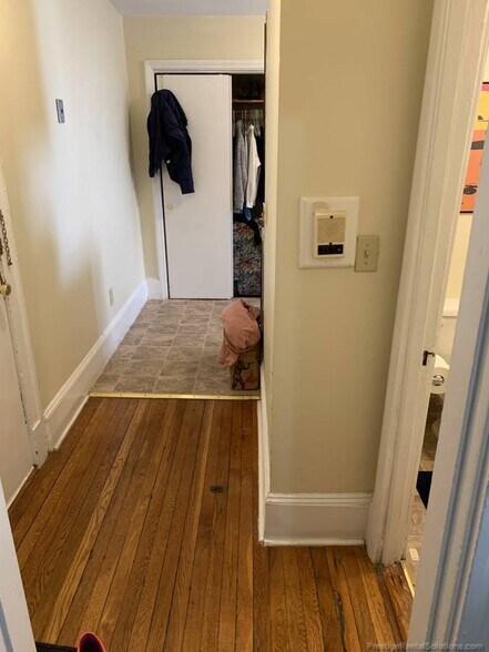 Building Photo - 153 Kelton St