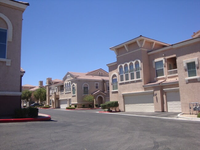 Building Photo - 1 Bedroom in Chateau Nouveau with TWO car tandem attached garage