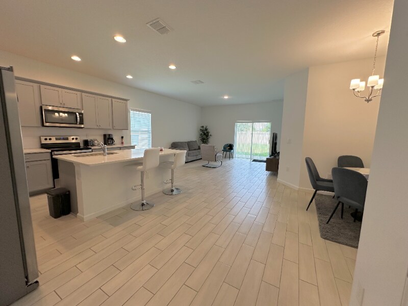 Building Photo - 3501 Yarian Dr