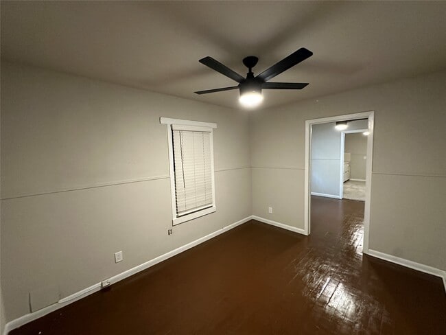 Building Photo - 2717 Napoleon St