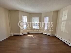 Building Photo - bedroom in Boston MA 02130