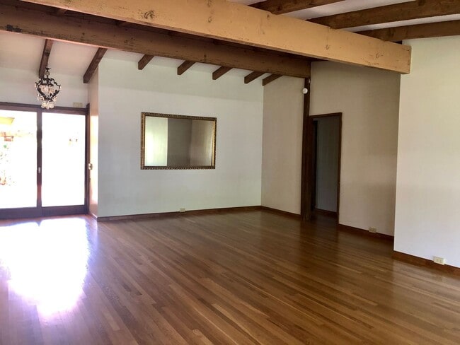 Building Photo - ENCHANTED LAKES 3/2/1, ENJOY KA'ELEPULU CANAL IN YOUR BACKYARD