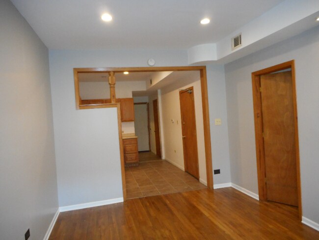 Building Photo - 4618 W Jackson Blvd