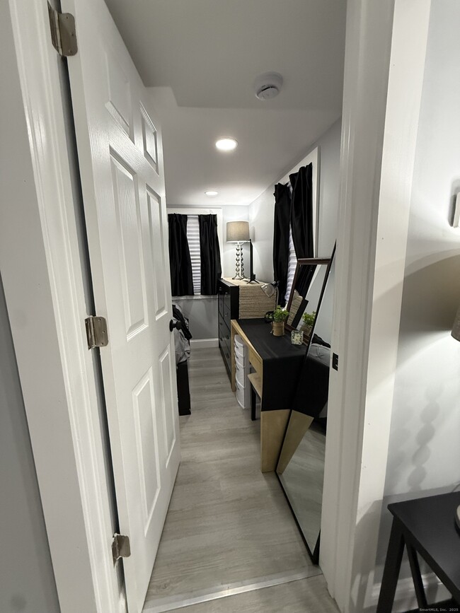 Building Photo - 465 James Farm Rd