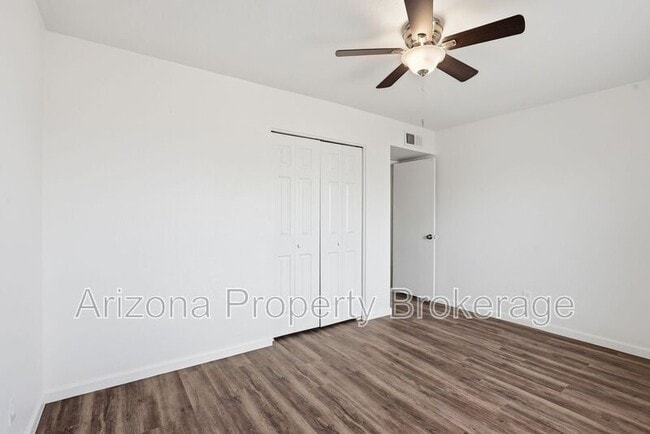 Building Photo - 3433 E Enid Ave