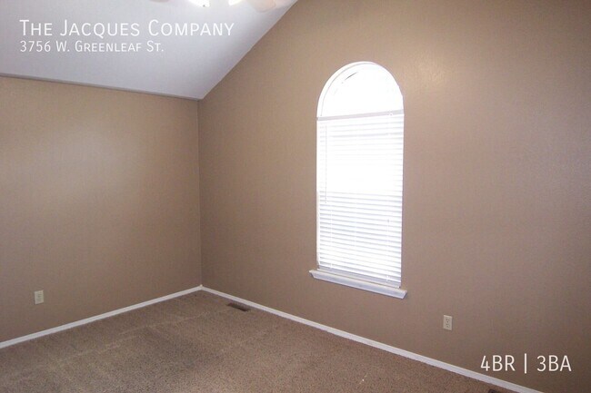 Building Photo - 3756 W Greenleaf St