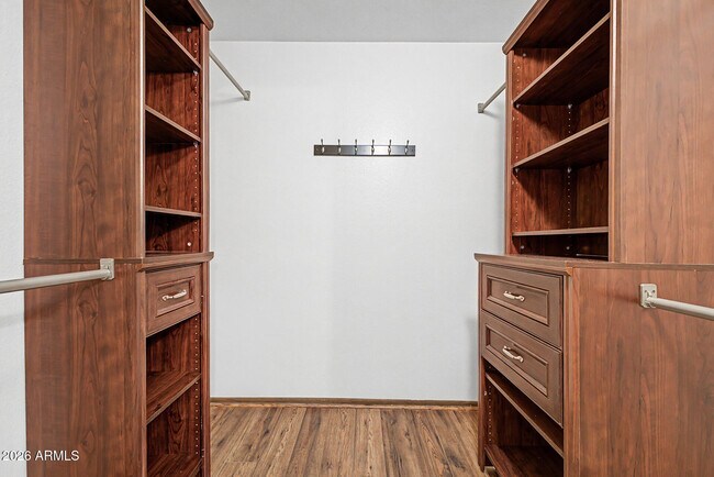 Building Photo - 9847 W Wrangler Dr