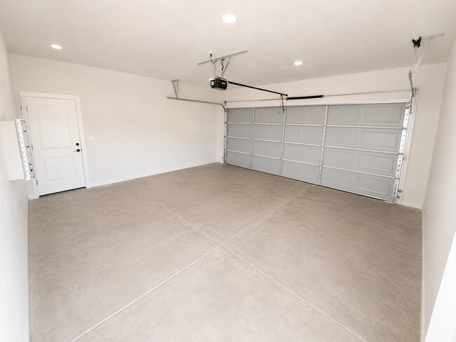 Building Photo - 5581-5581 Linrich Ln
