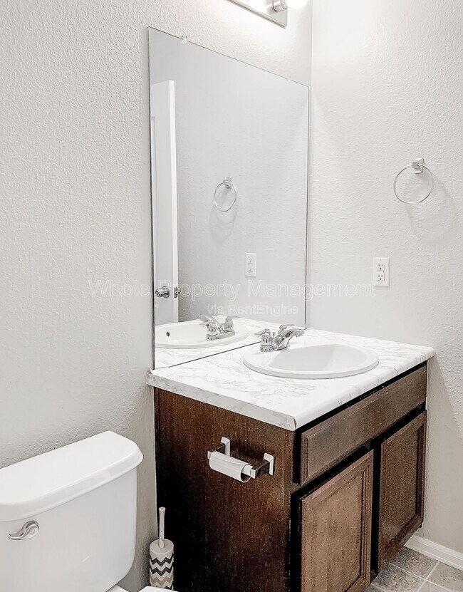 Building Photo - 15450 Carob Cir