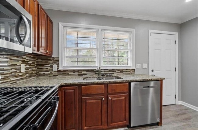 Building Photo - 2911 Gresham Rd S E