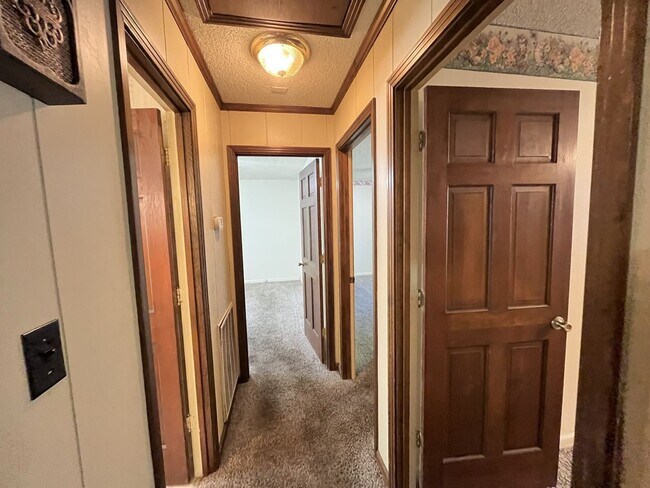 Building Photo - 3/2 One Level Home w/ Spacious, Level Lot!