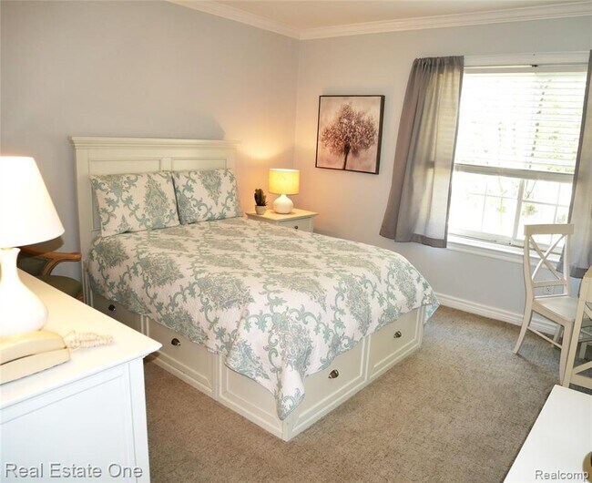 Building Photo - 444 Chester St