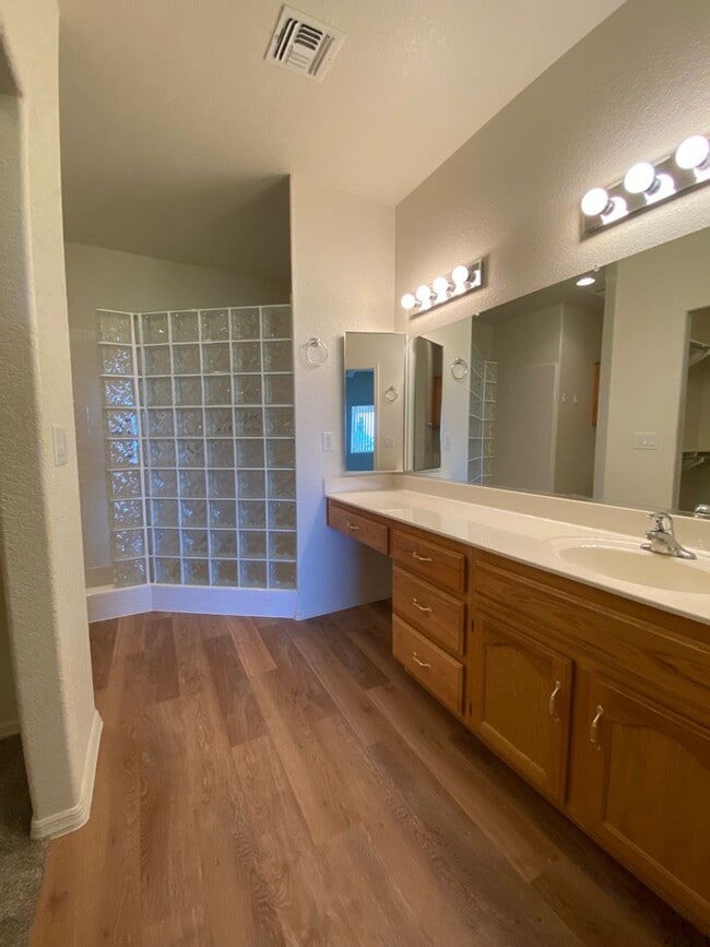 Building Photo - 55+ Condo on Golf Course in Sunland Springs Village