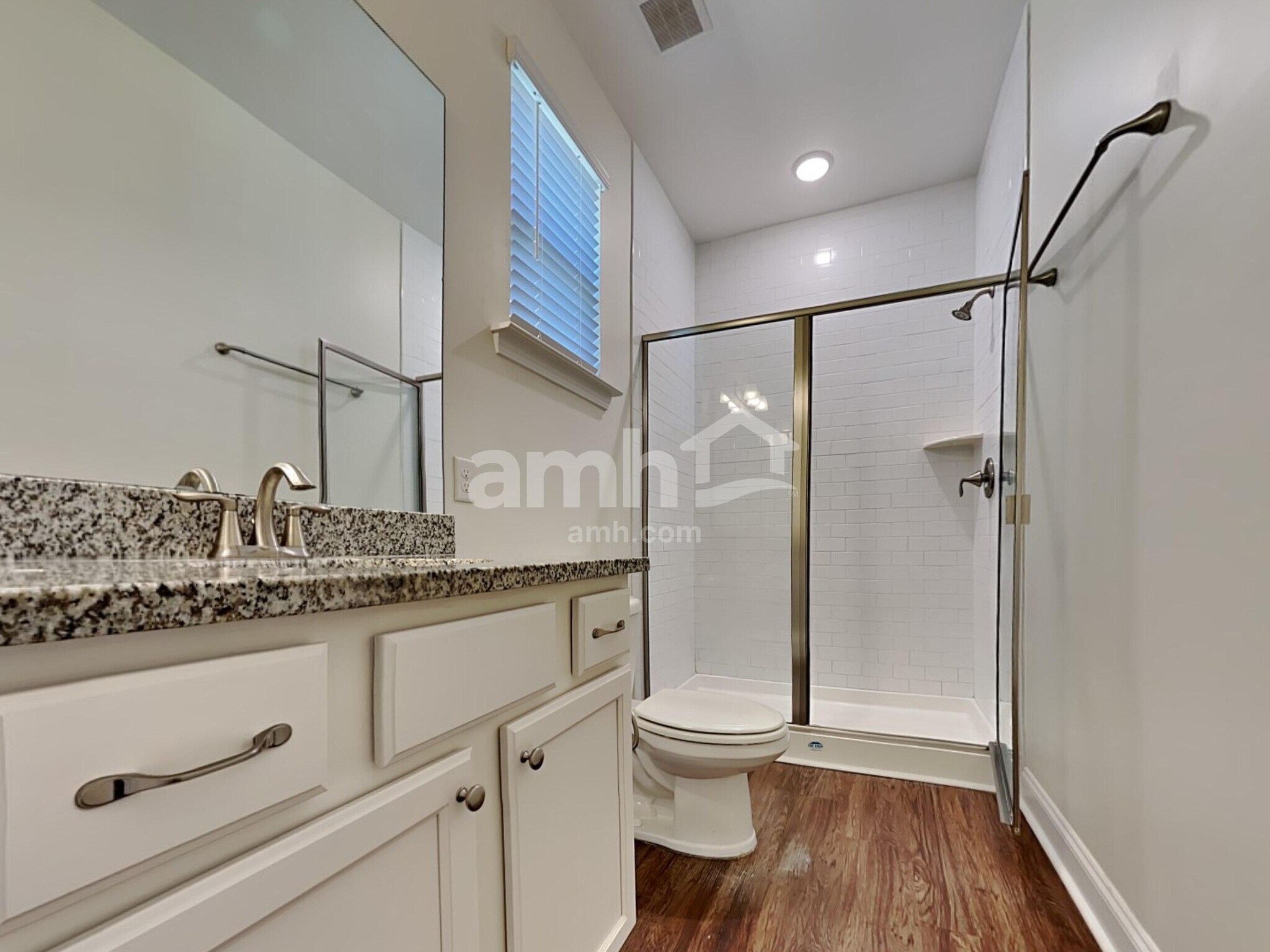 Building Photo - 226 Swan Dr