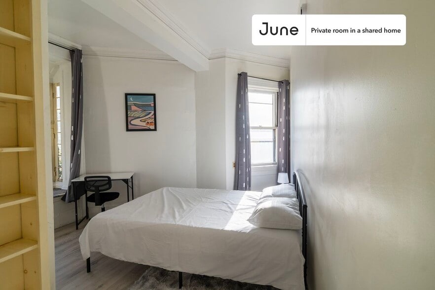 Building Photo - Room in Shared 4 bed/1.5 bath home