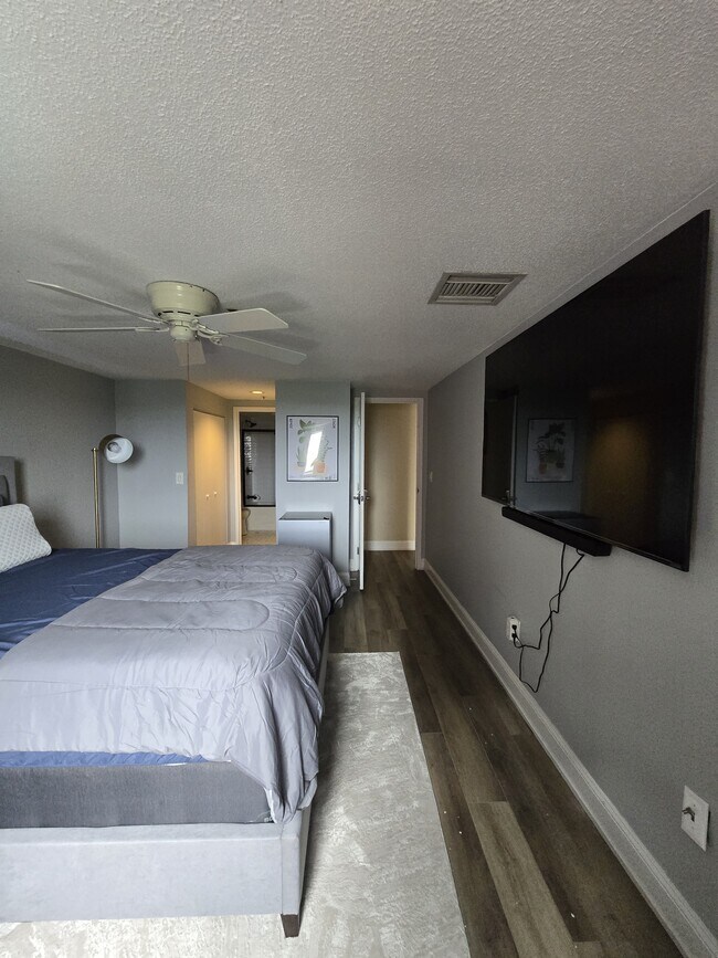 Building Photo - 200 Burkhall St