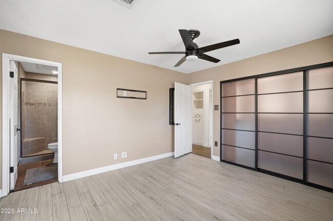 Building Photo - 8307 E Clarendon Ave