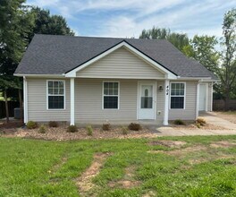 Building Photo - 404 Faulkner Dr