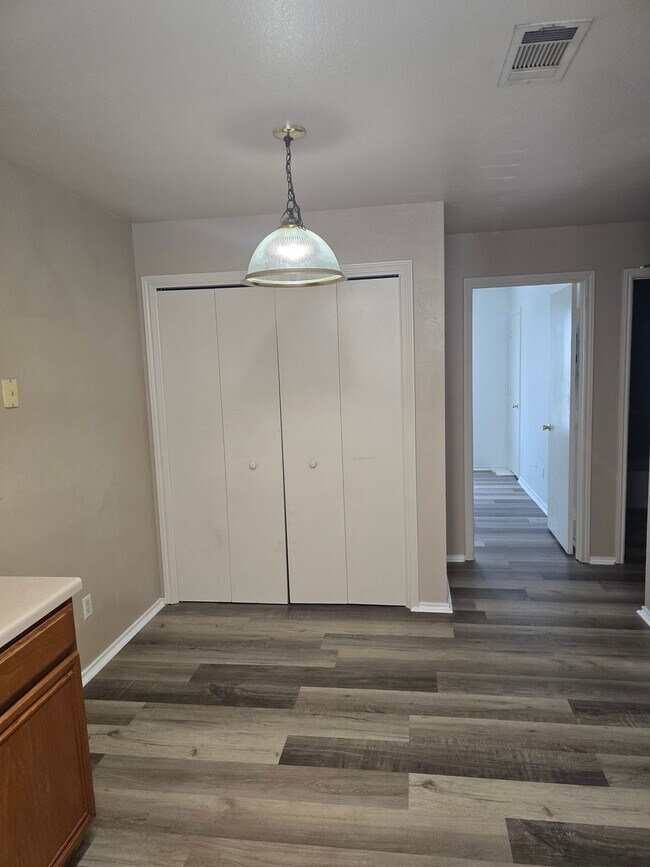 Building Photo - 1108 Horizon Dr
