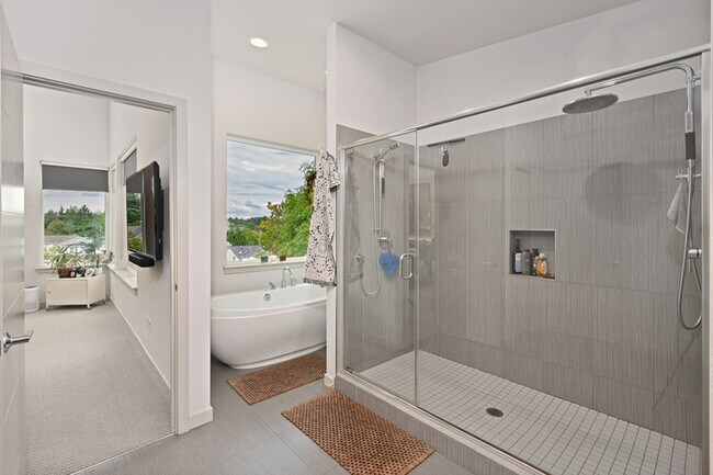 Building Photo - 3824 Renton Ave S