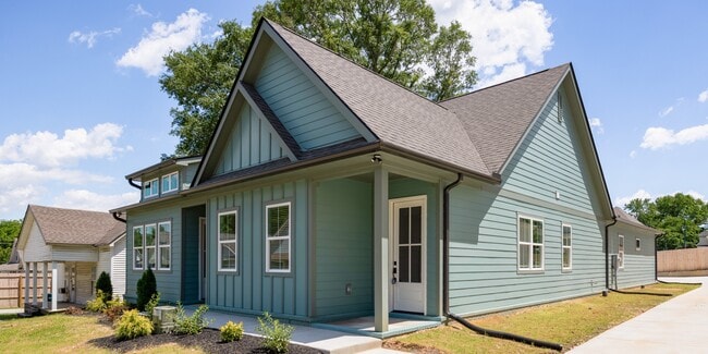 Building Photo - 136 McCowat St