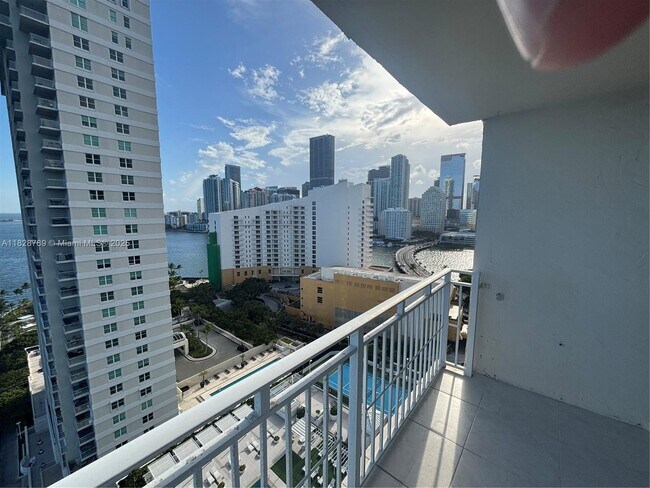 Building Photo - 770 Claughton Island Dr